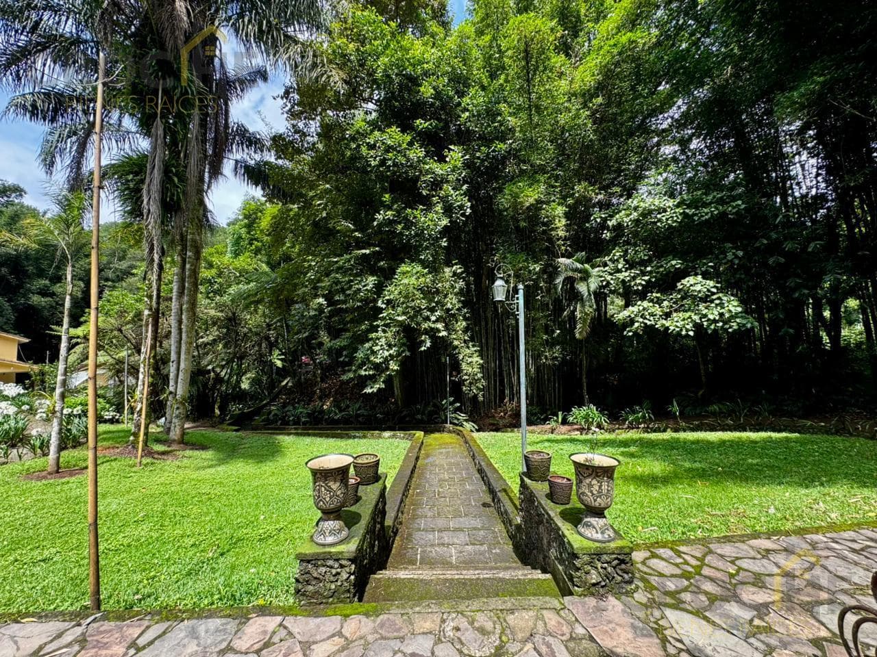 Residence in Coatepec Campestre with a garden for sale, featuring 2 chalets