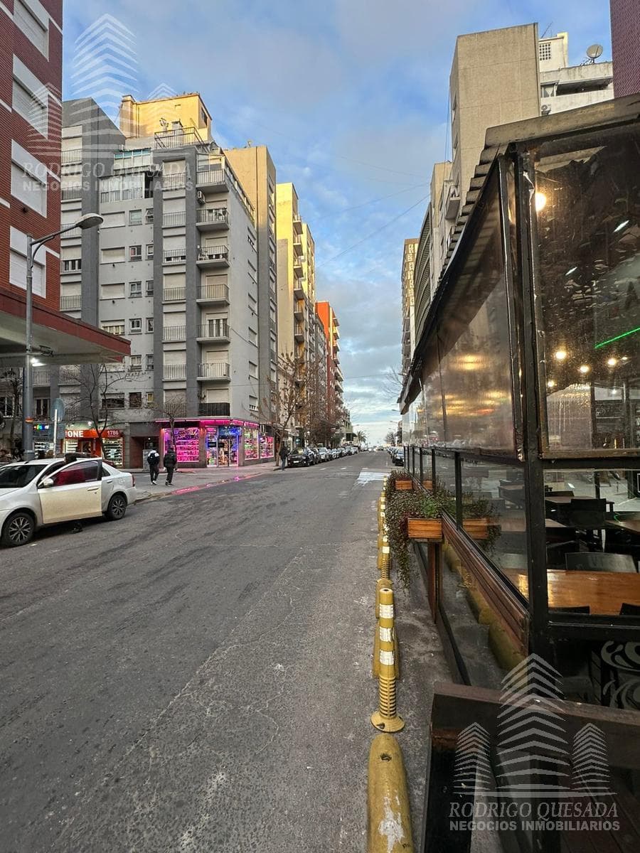 2½-bedroom apartment, right in the heart of Mar del Plata!! Sacoa Building.