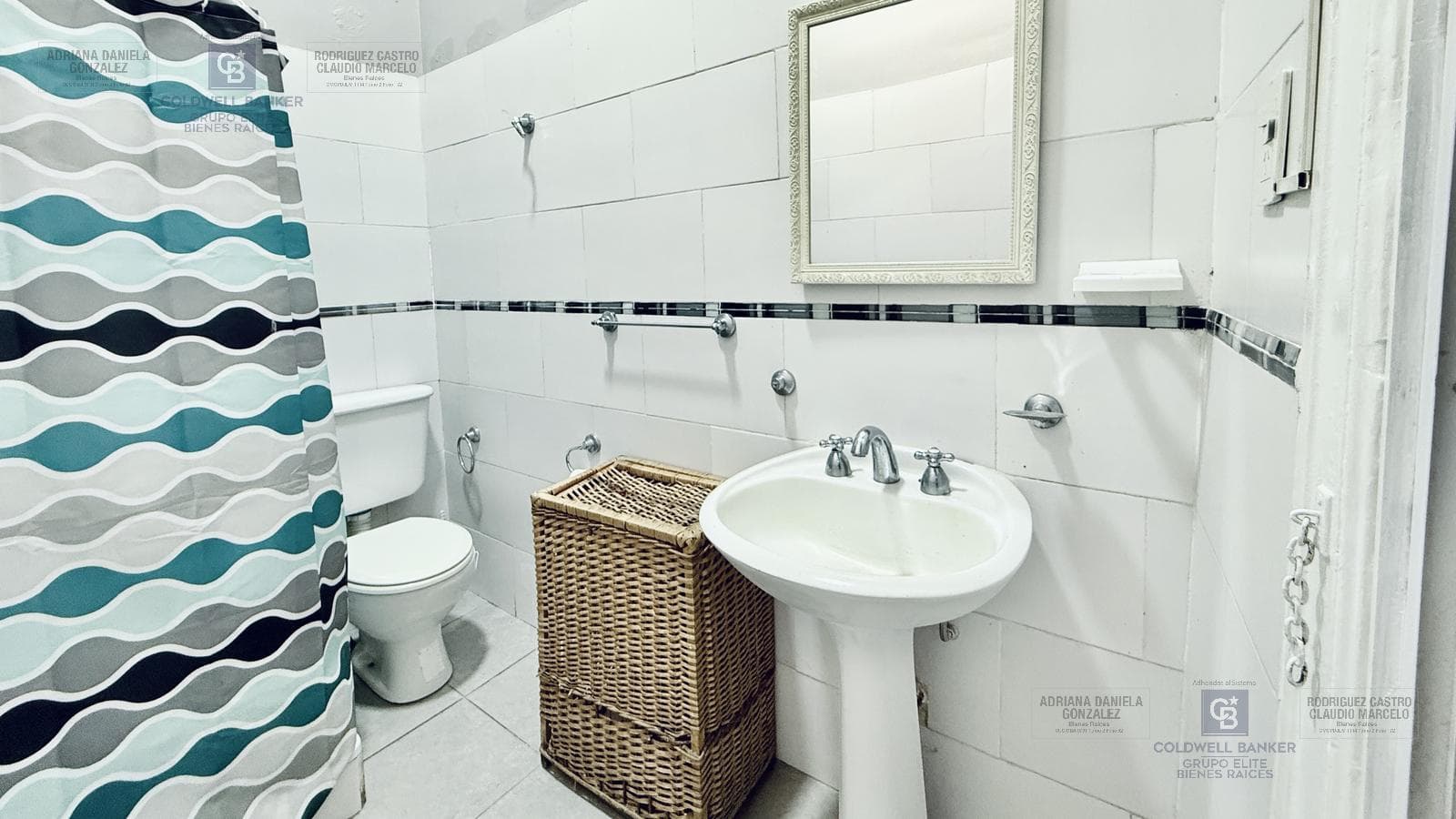 Renovated two-room studio apartment in Monserrat