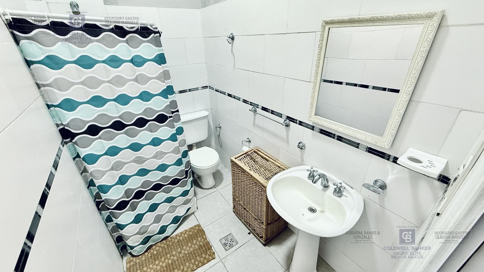 Renovated two-room studio apartment in Monserrat