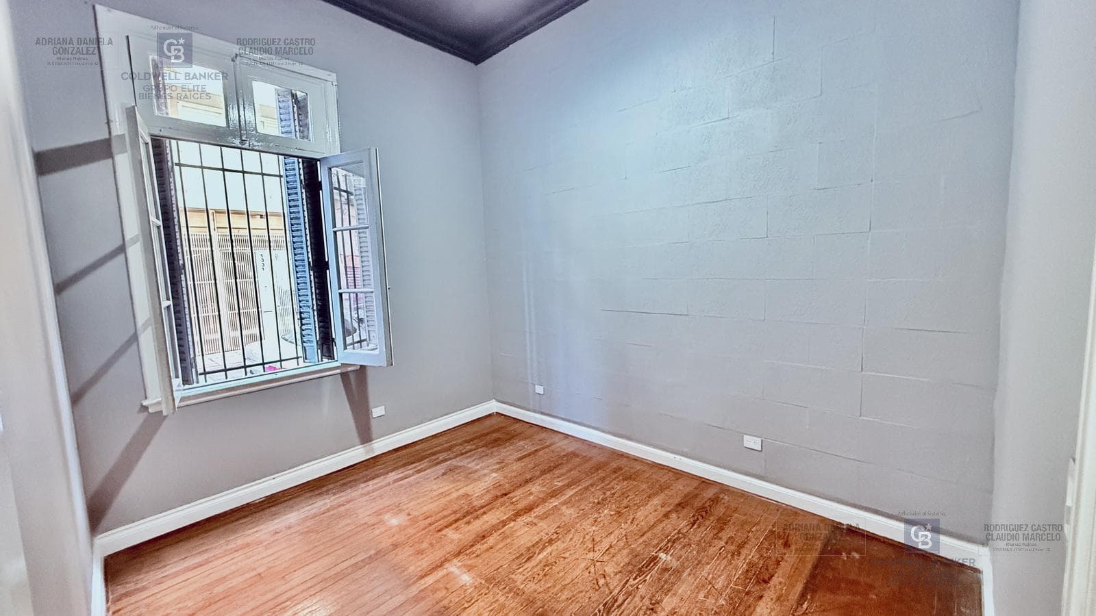 Renovated two-room studio apartment in Monserrat