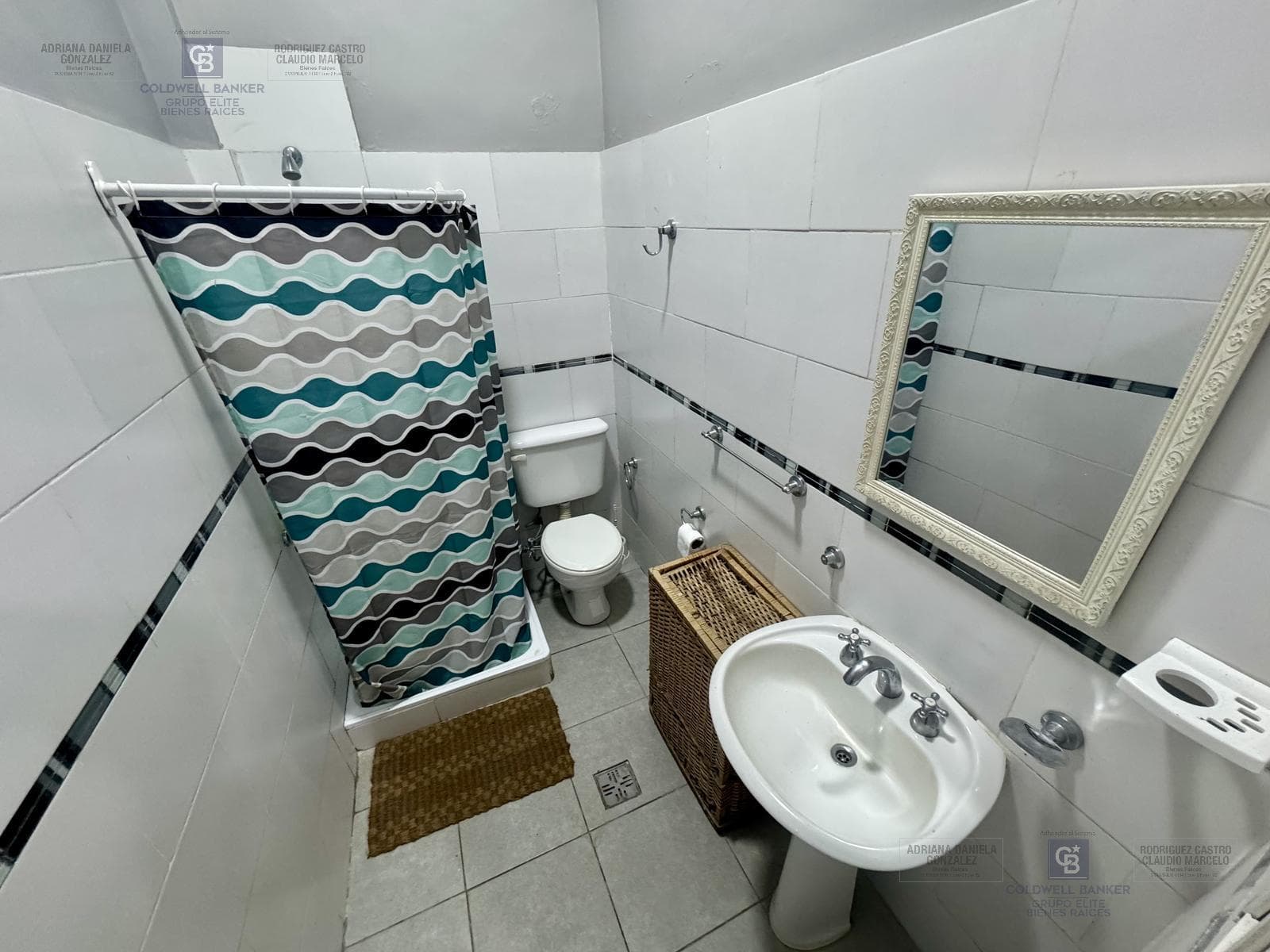 Renovated two-room studio apartment in Monserrat