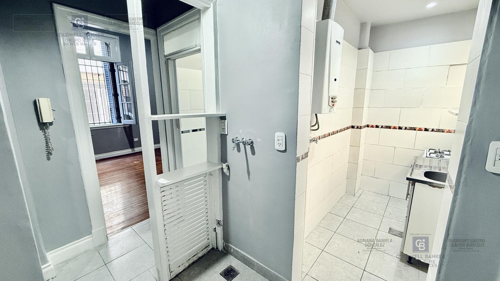 Renovated two-room studio apartment in Monserrat