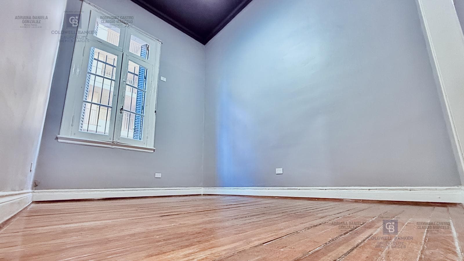 Renovated two-room studio apartment in Monserrat