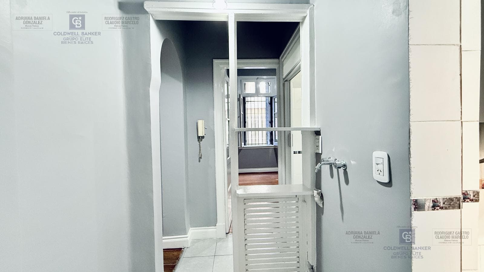 Renovated two-room studio apartment in Monserrat