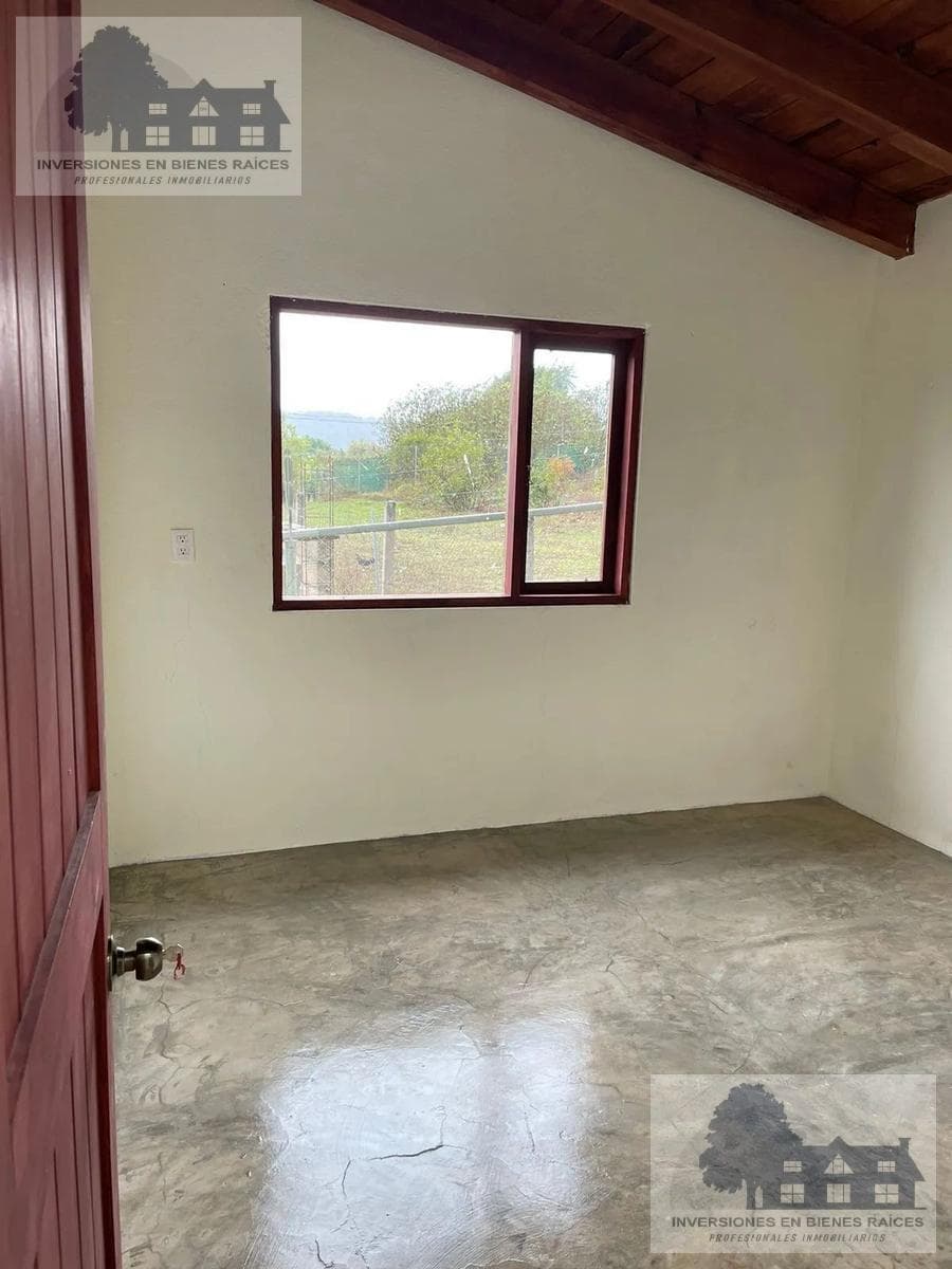 House for Sale in Acatitlán, Valle de Bravo