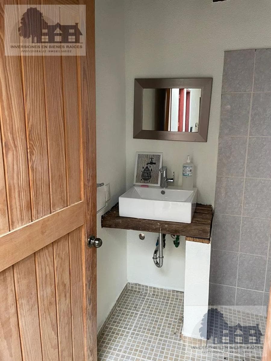 House for Sale in Acatitlán, Valle de Bravo