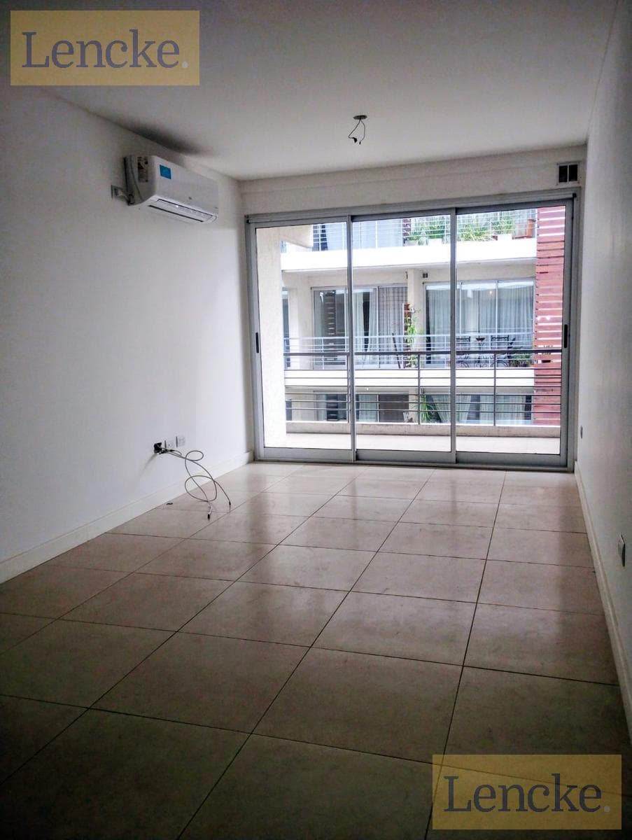 For sale: 1-bedroom apartment with an en suite bathroom in Tigre, in a complex with a pool and security