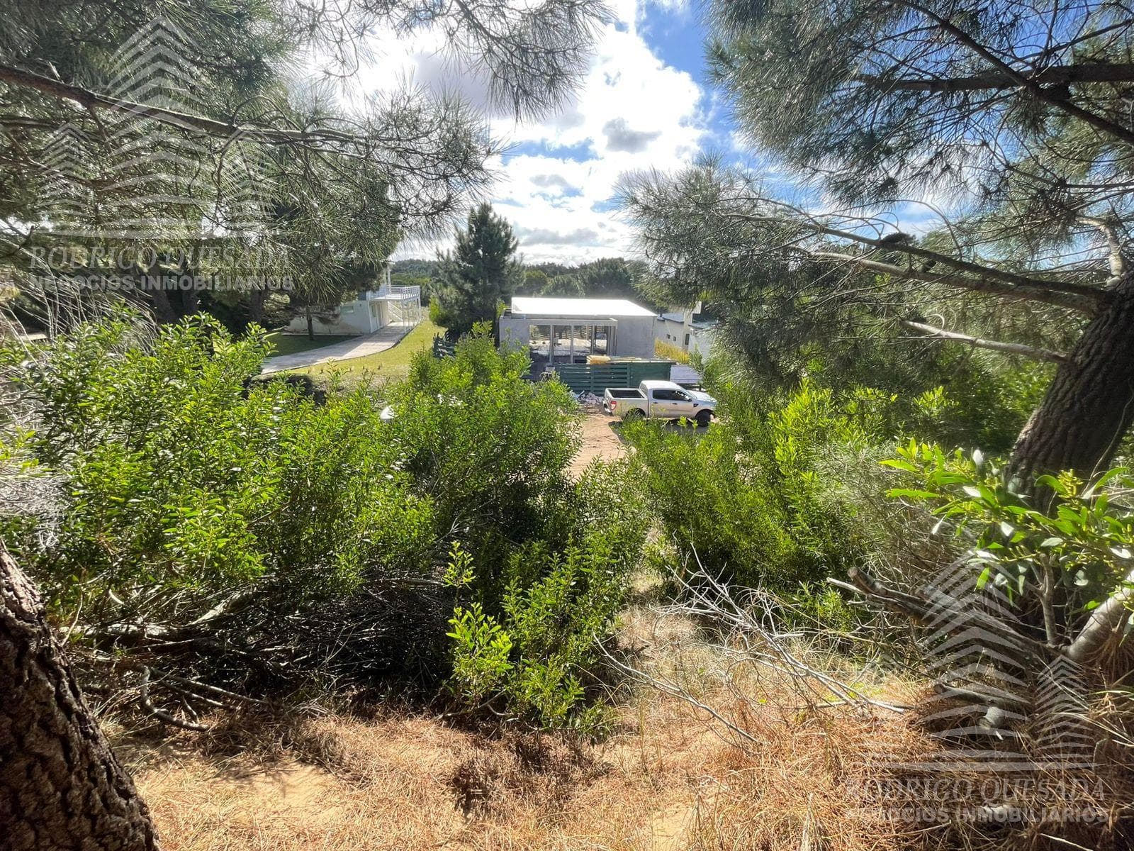 |944-square-meter lot in a residential neighborhood| |Costa Esmeralda|
