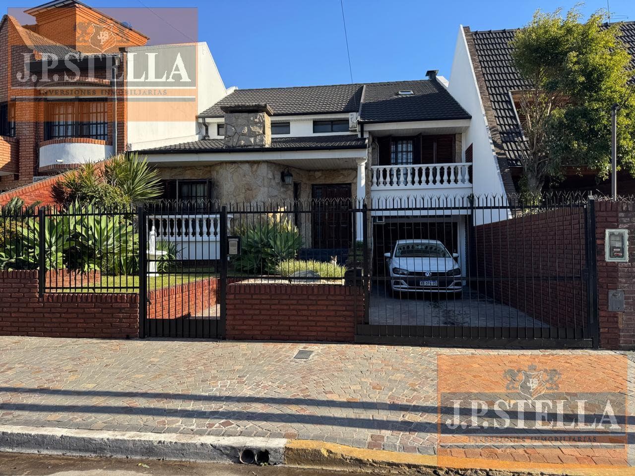 Excelente Chalet 6 Amb C/ Pileta, Quincho y 4 Cocheras 353 m² Edif. - S.Justo (Ctro)