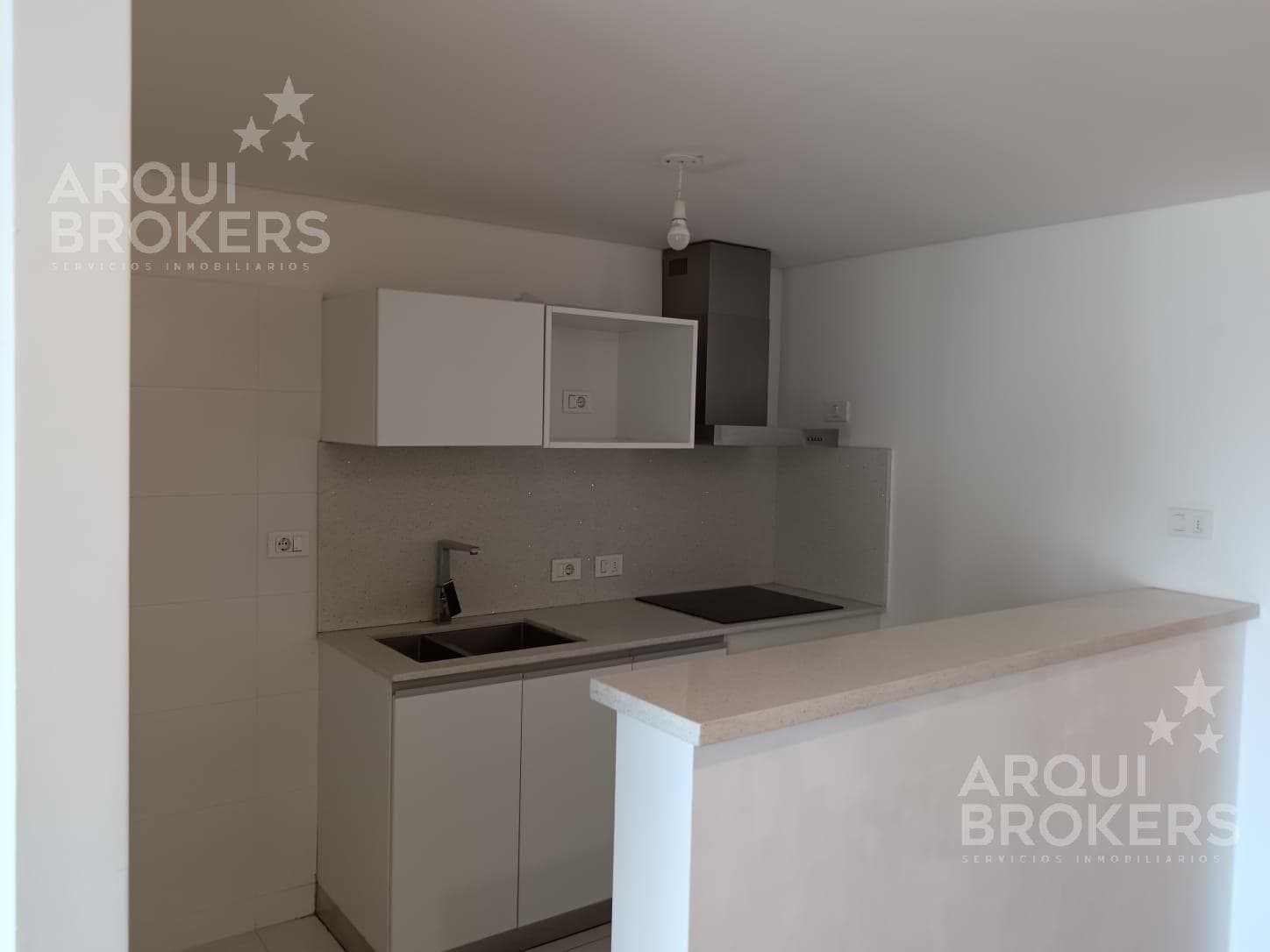 Two-bedroom apartment for sale with rental income in Barrio Sur - 202