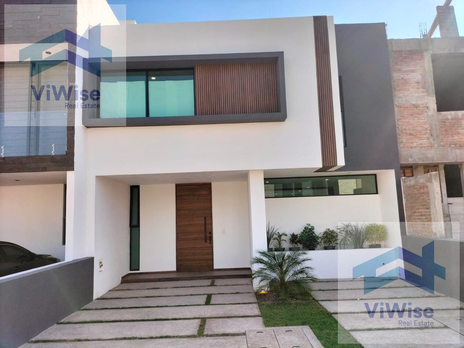 New Home for Sale with Excellent Finishes