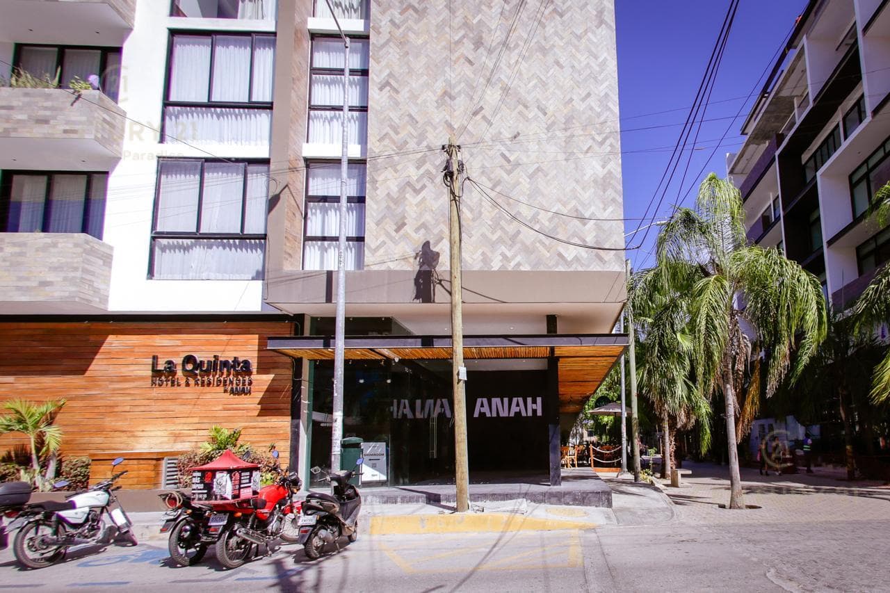 2-Bedroom Apartment for Sale on 5th Avenue in Playa del Carmen, Just Steps from the Ocean in a Prime Location P4444