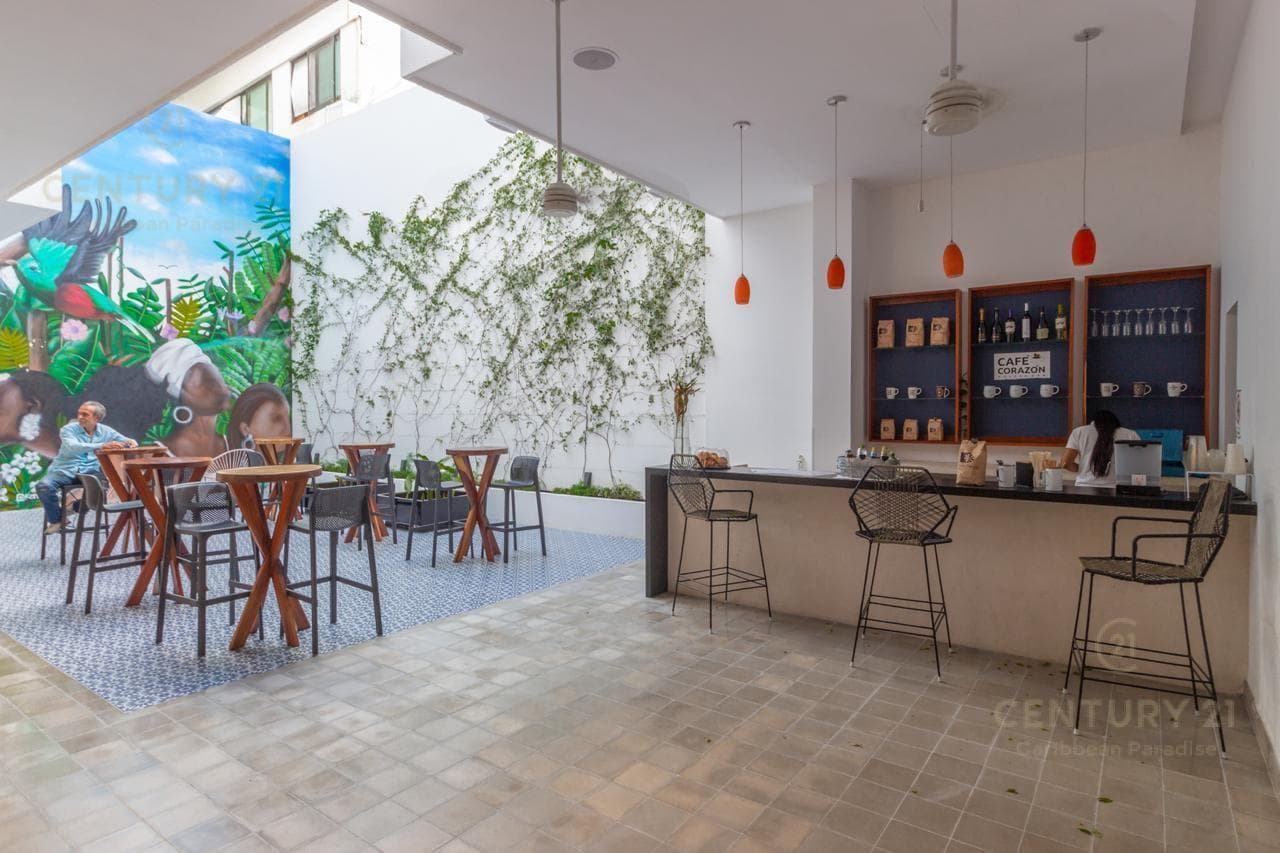 Departamento de 2 recámaras en Venta sobre la 5ta av. en Playa del carmen a pasos del mar en la mejor ubicación P4444