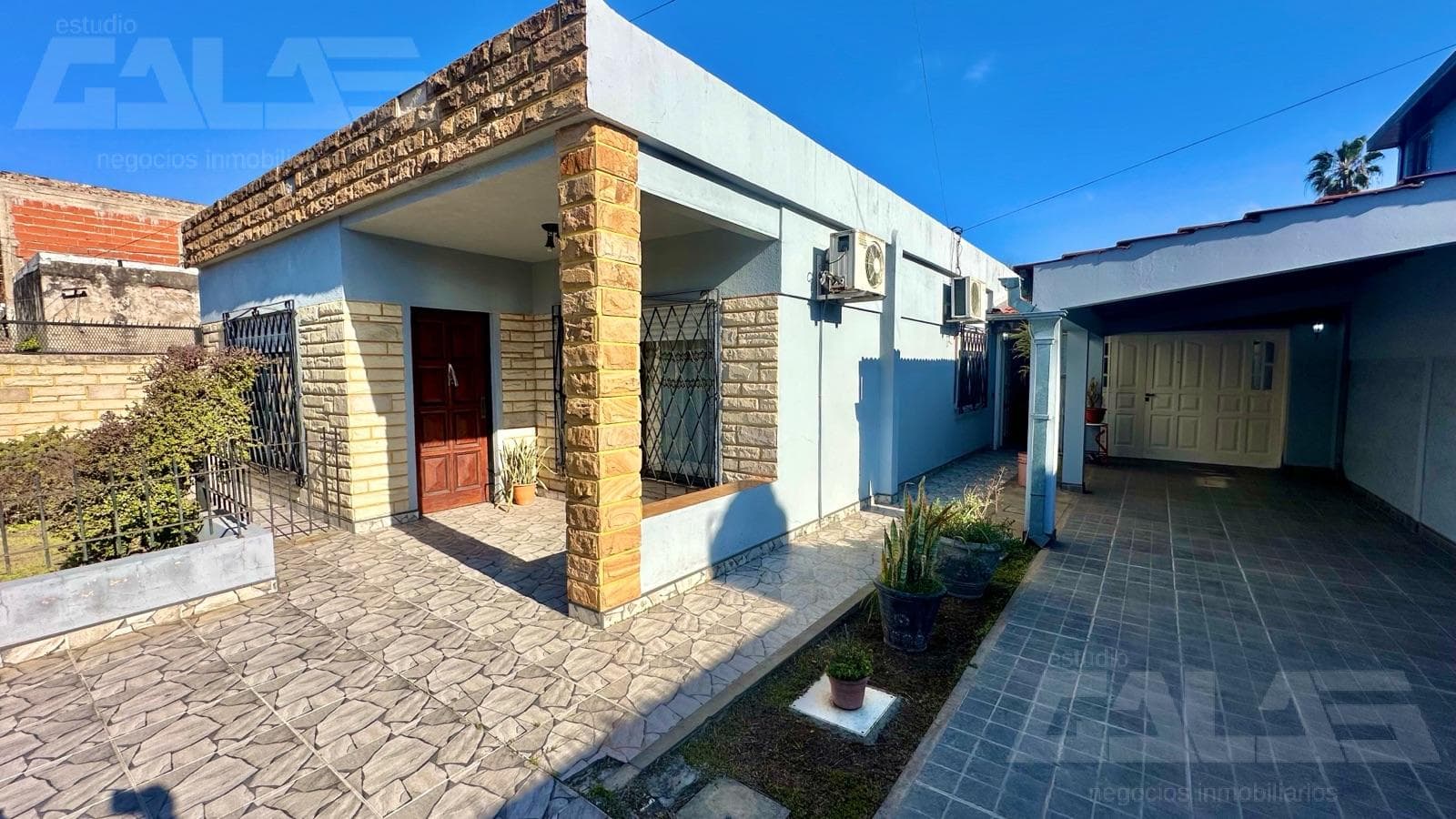 3-room house, move-in ready, with a separate apartment in Ituzaingó Norte