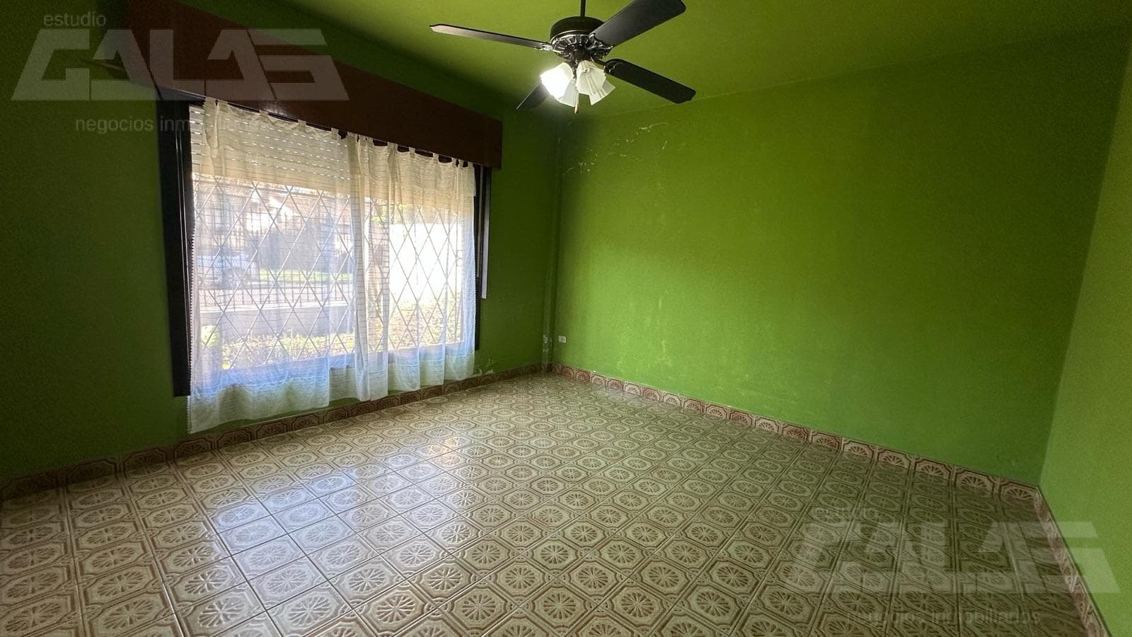3-room house, move-in ready, with a separate apartment in Ituzaingó Norte