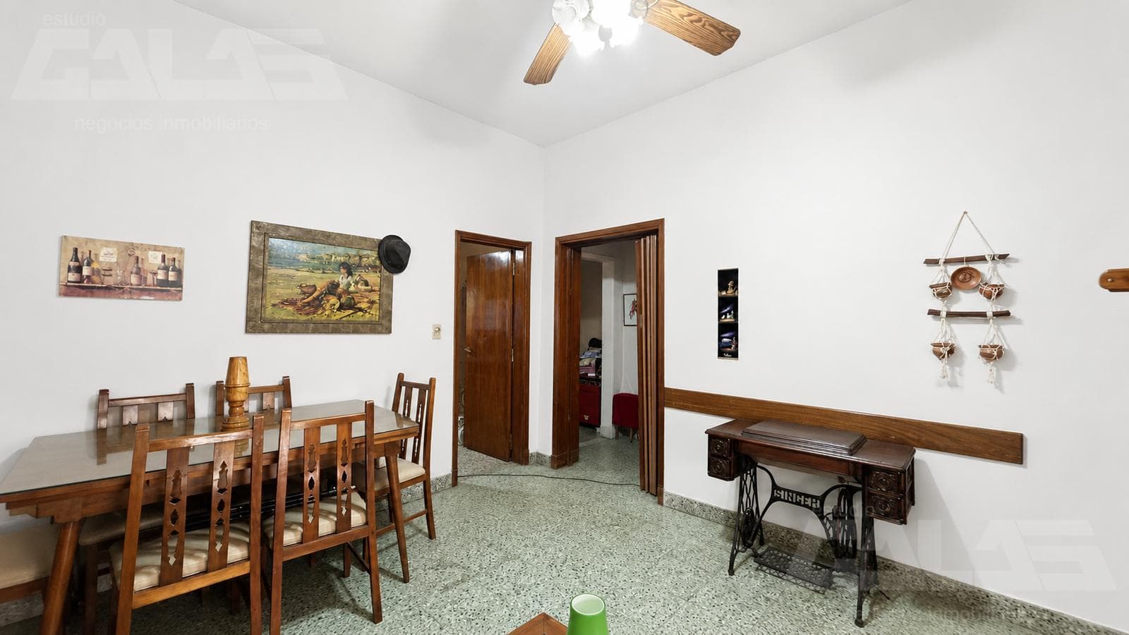 HOUSE | 3 ROOMS | PATIO | NEEDS RENOVATION | GARAGE | SOUTH ITUZAINGÓ