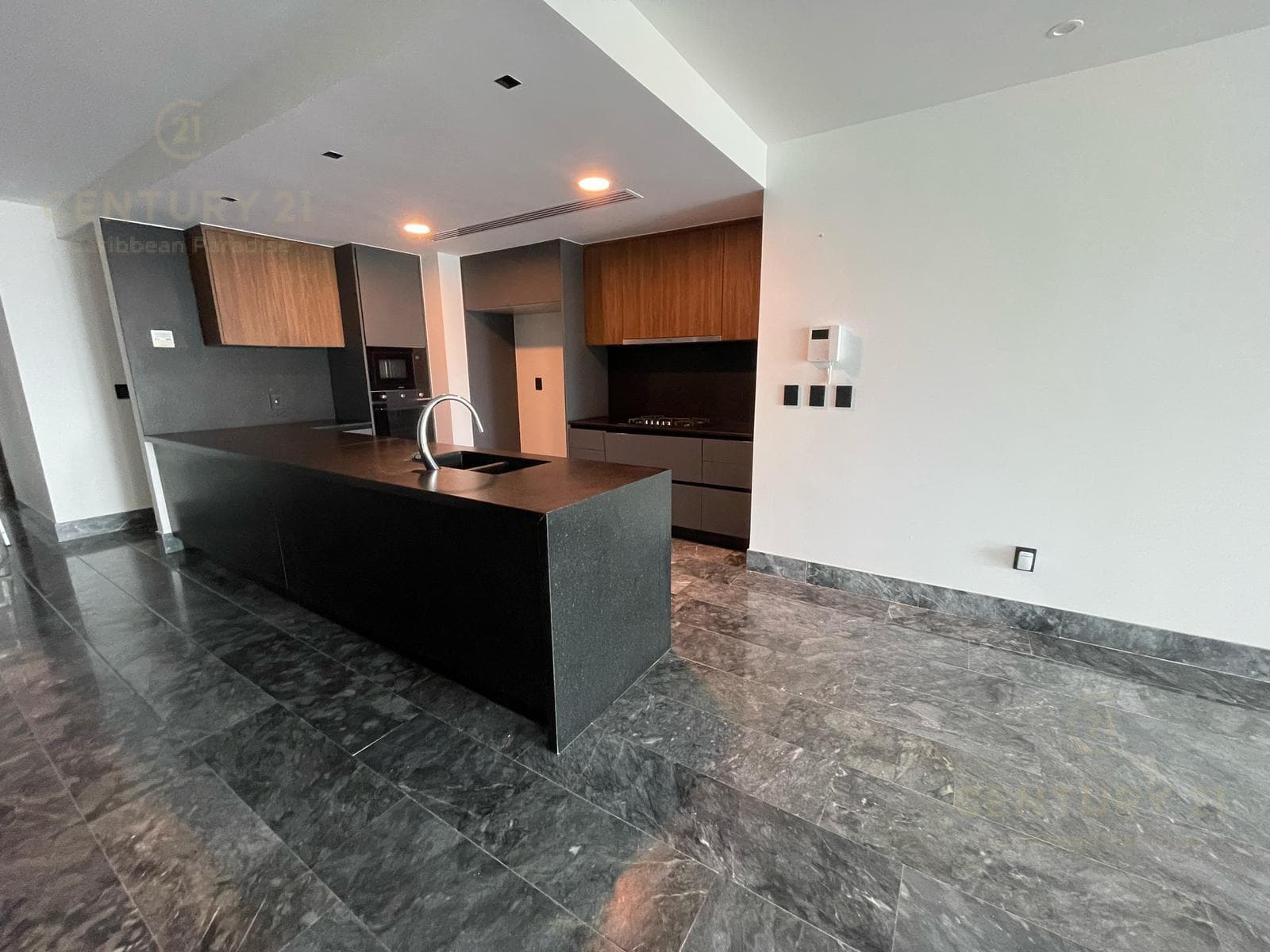 2-Bedroom Apartment for Sale | Shark Tower Cancun | C4073