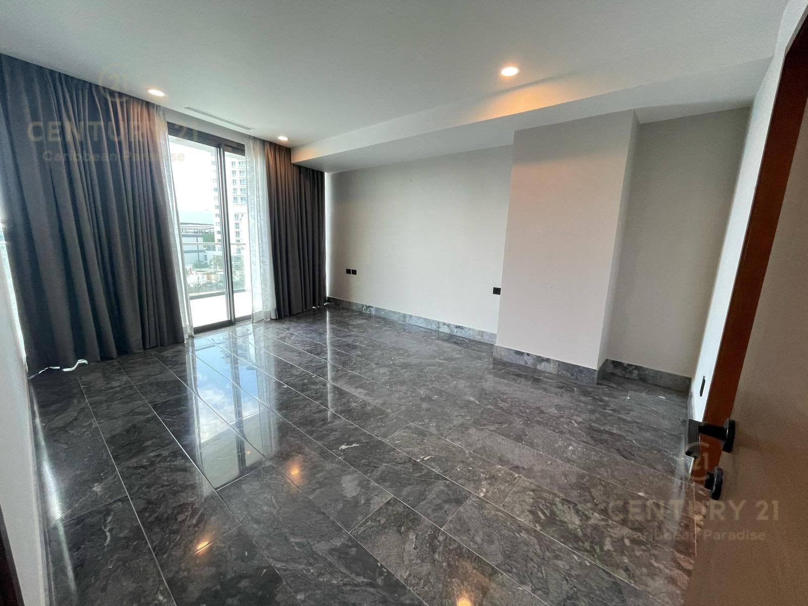 2-Bedroom Apartment for Sale | Shark Tower Cancun | C4073