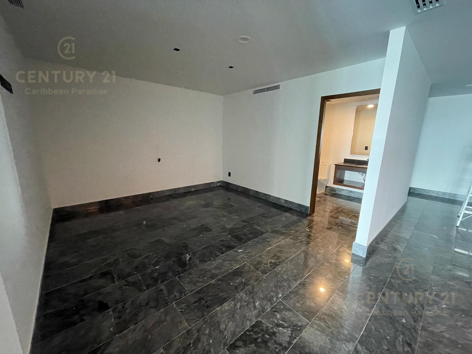 Departamento 2 Recamaras en Venta | Shark Tower Cancun | C4073
