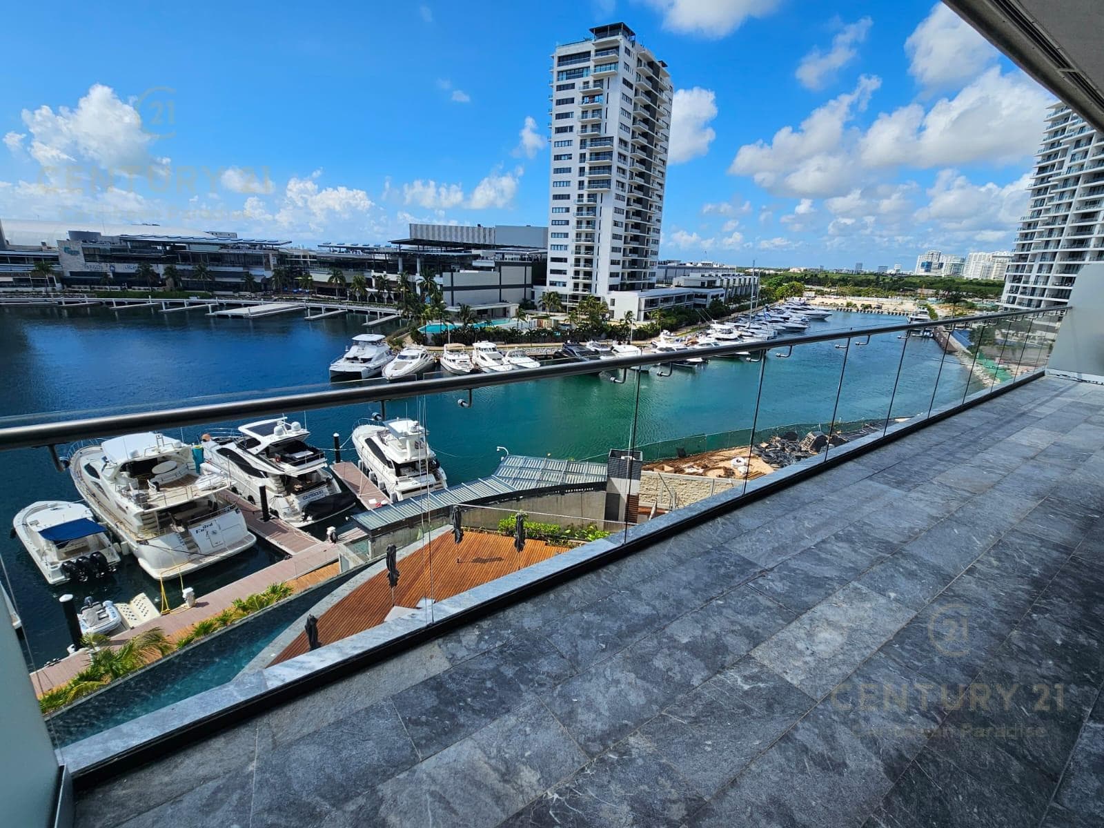 Departamento 2 Recamaras en Venta | Shark Tower Cancun | C4073