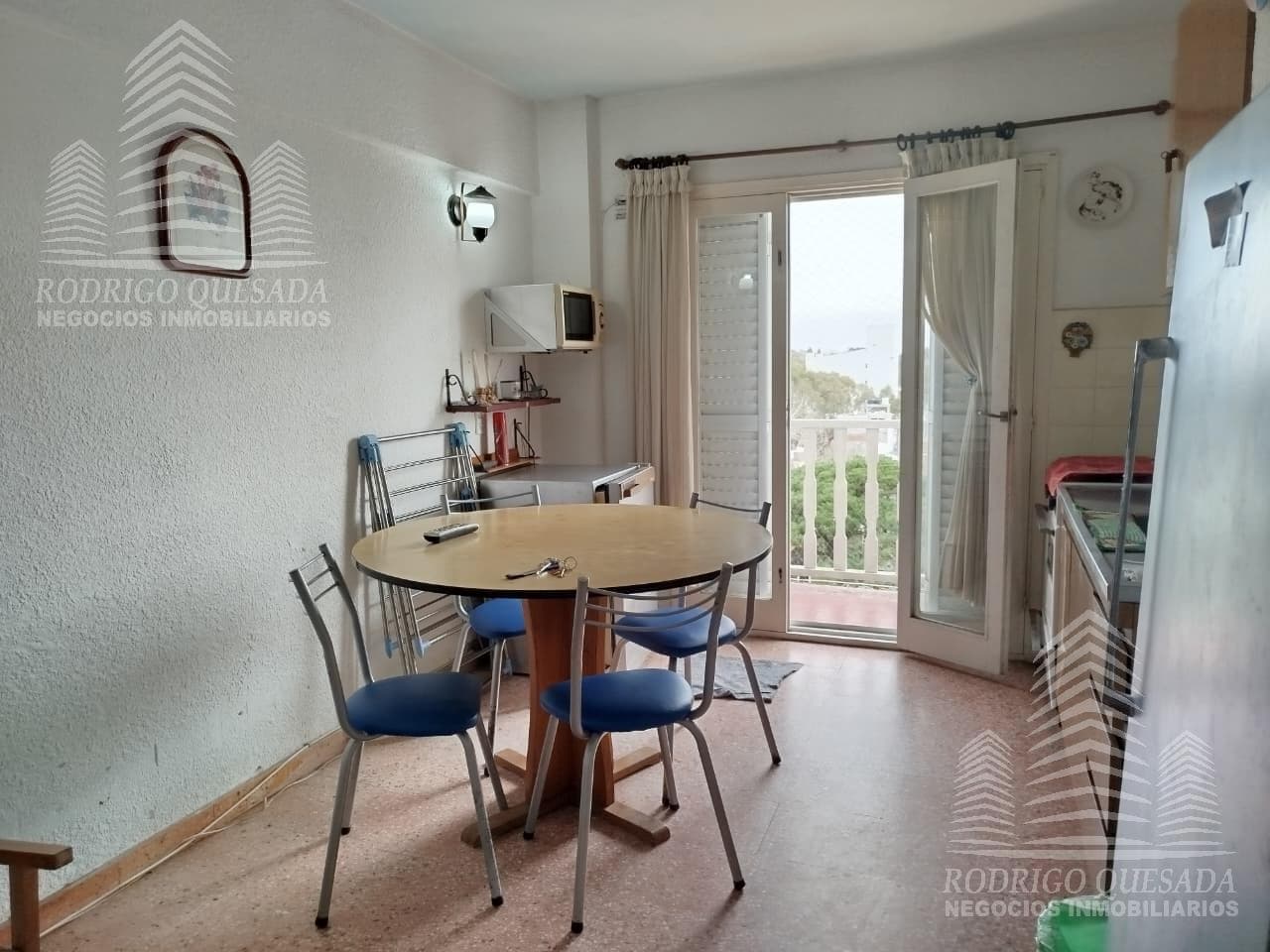 2-Bedroom Apartment with Balcony and Natural Gas!!