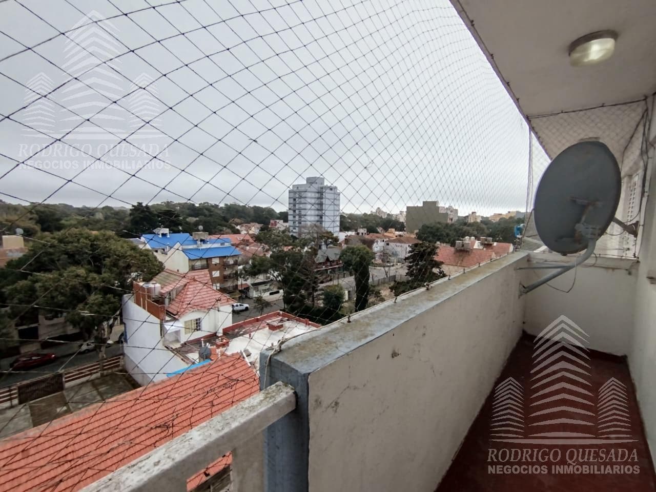 2-Bedroom Apartment with Balcony and Natural Gas!!