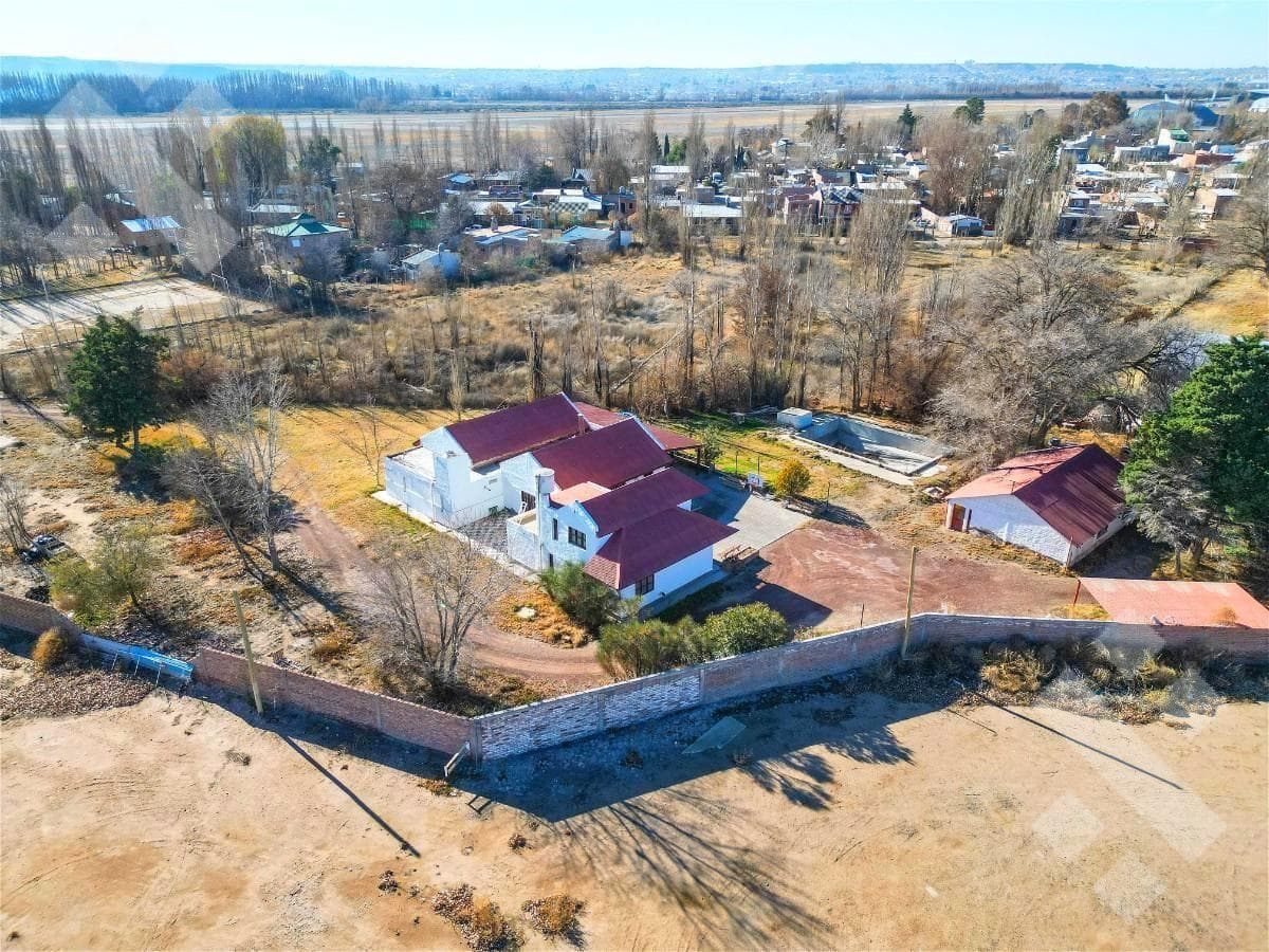 For Sale: 10,000 m² Property, San Martín 8000, Neuquén
