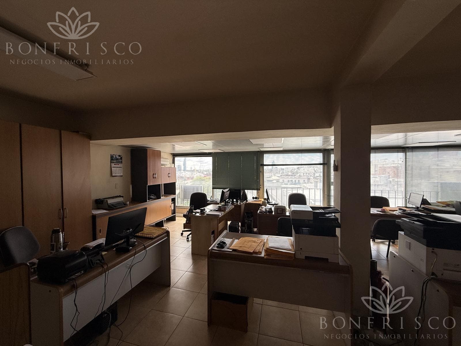 Office with a private terrace in the Old City
