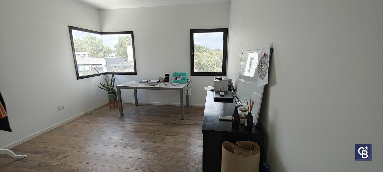5-Bedroom House for Sale with Pool on an Enclosed Lot in Santa Elena, Pilar del Este