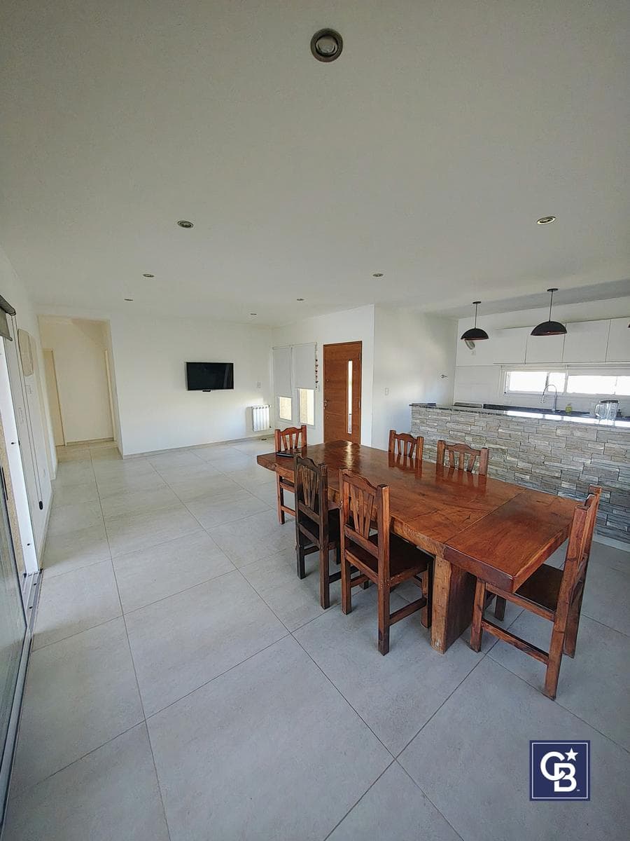 House for Sale: 3 Bedrooms and Separate Office with Pool in San Ramón, Pilar del Este