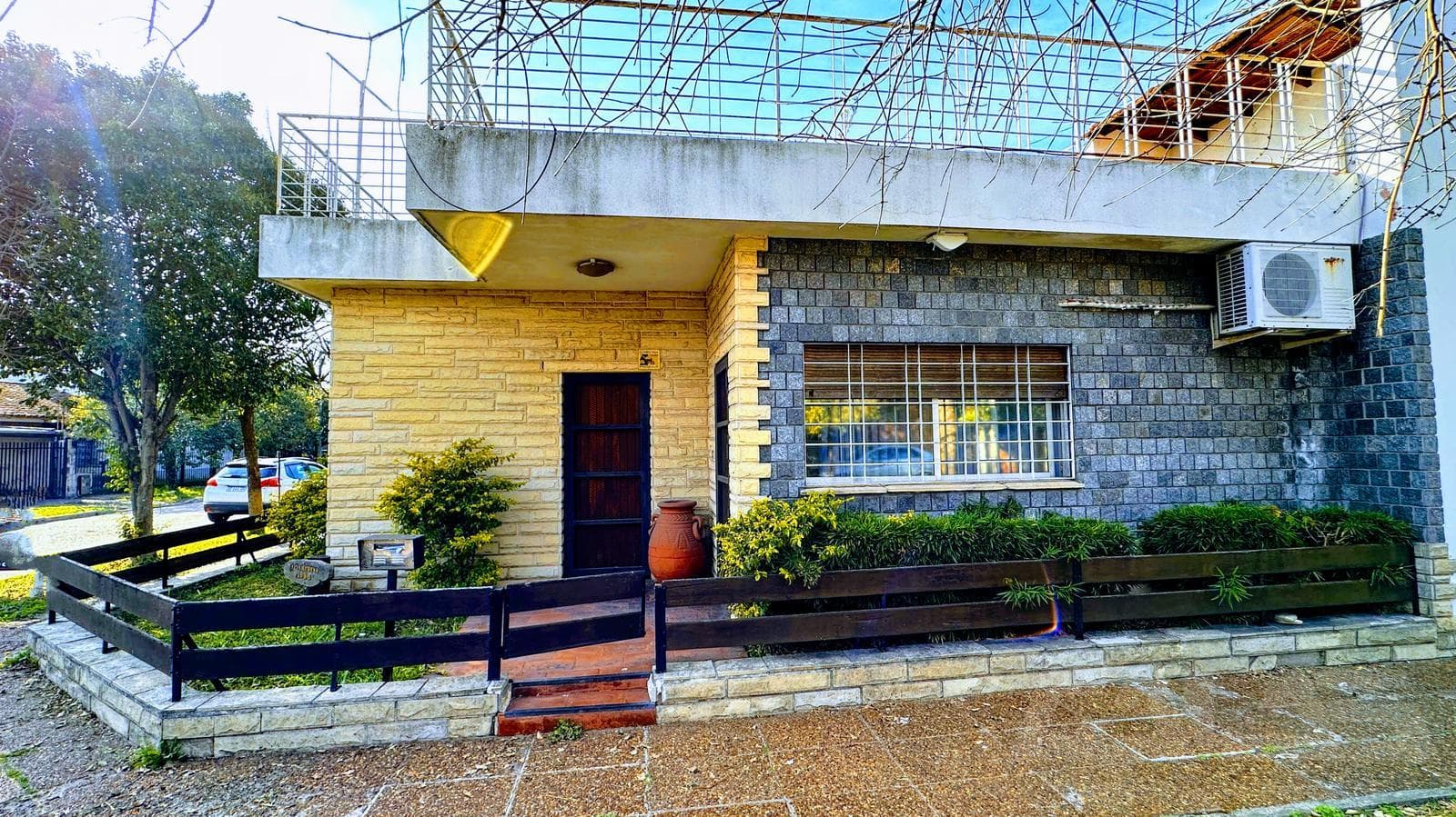 House in Castelar Norte, at 1900 Villanueva Street