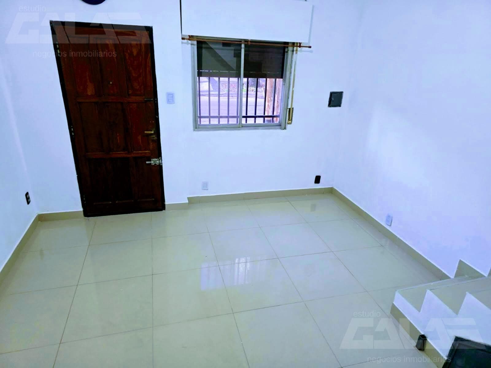 Beautiful 3-room duplex in Castelar Norte, eligible for financing, with a terrace and an excellent location