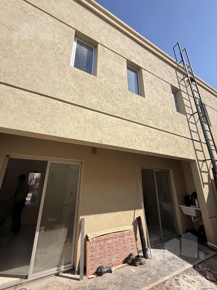 For Sale: 3-Bedroom House with Garage in Ituzaingo Norte