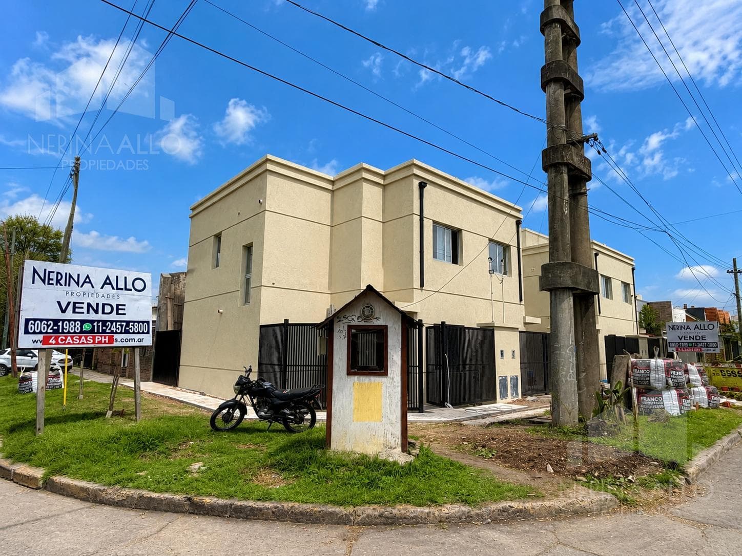 3-Room House for Sale with Garage in Ituzaingo Norte