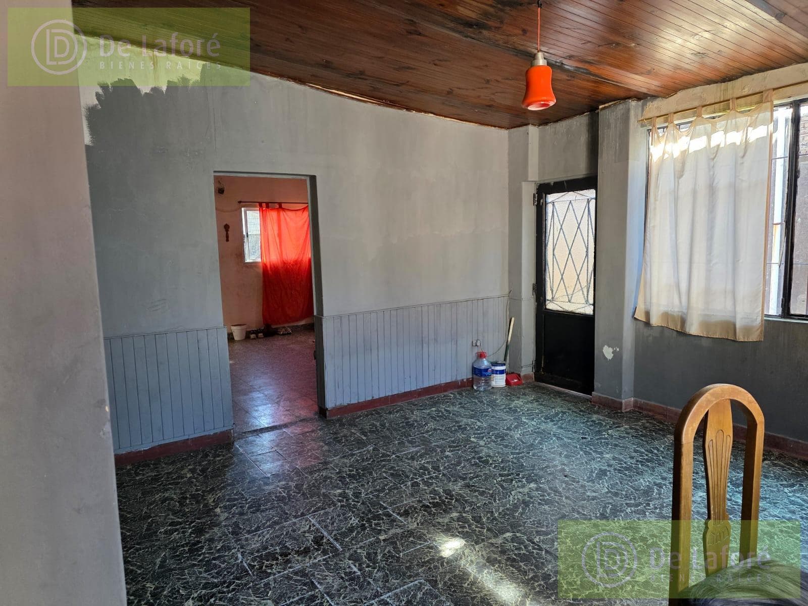 For Sale - 2-room house in Boulogne on a 200-square-meter lot in an excellent location
