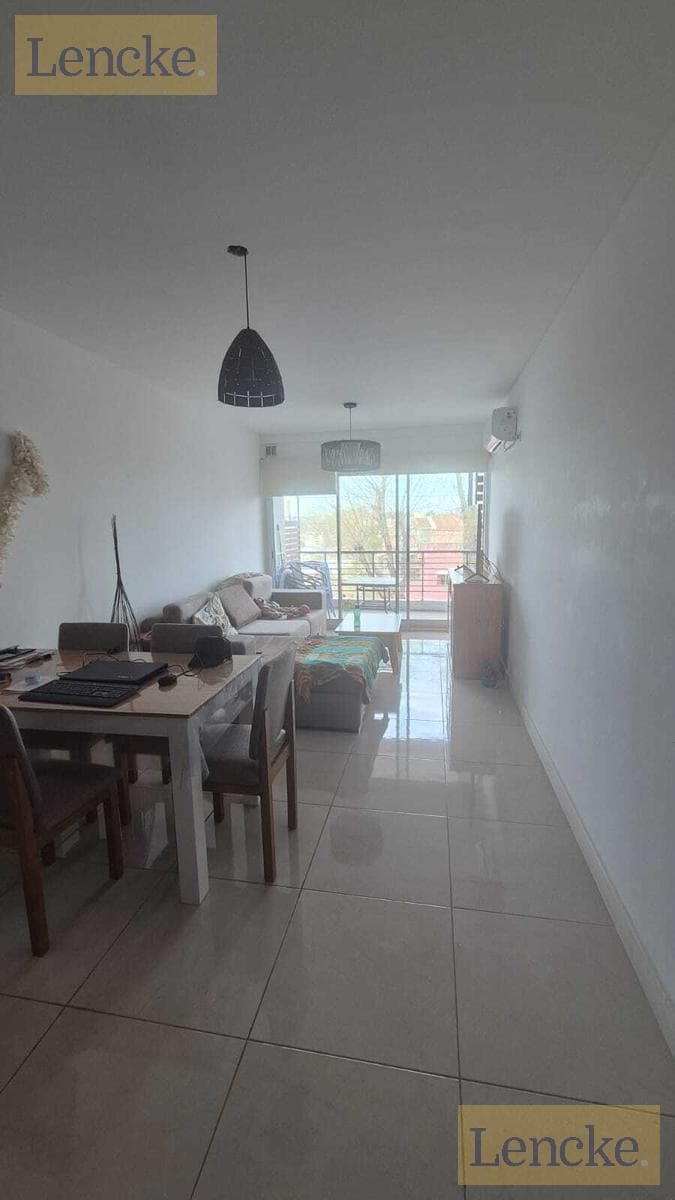 For sale: 1-bedroom apartment with an en suite bathroom in Tigre, in a complex with a pool and security