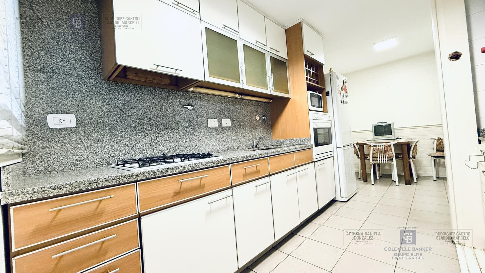 3-room apartment for sale with balcony, dedicated parking space, and maid's quarters in Recoleta