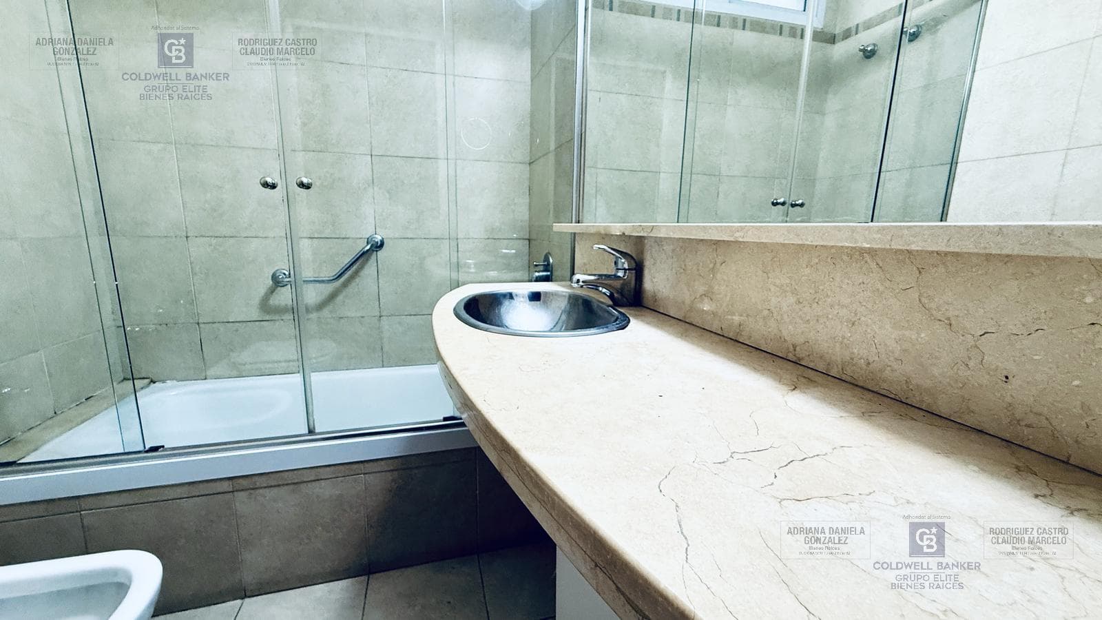 3-room apartment for sale with balcony, dedicated parking space, and maid's quarters in Recoleta