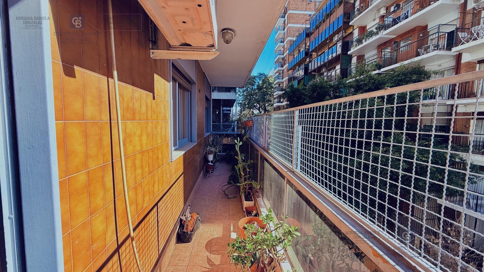 3-room apartment for sale with balcony, dedicated parking space, and maid's quarters in Recoleta