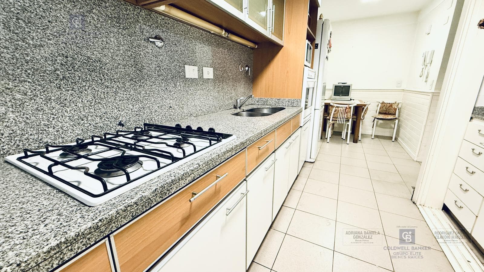 3-room apartment for sale with balcony, dedicated parking space, and maid's quarters in Recoleta