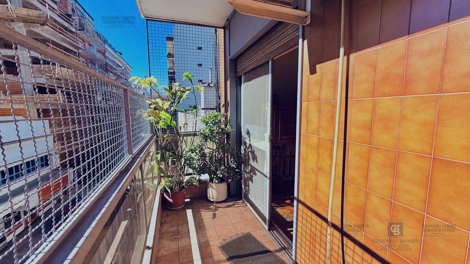 3-room apartment for sale with balcony, dedicated parking space, and maid's quarters in Recoleta