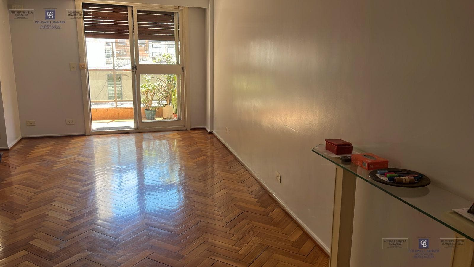 3-room apartment for sale with balcony, dedicated parking space, and maid's quarters in Recoleta