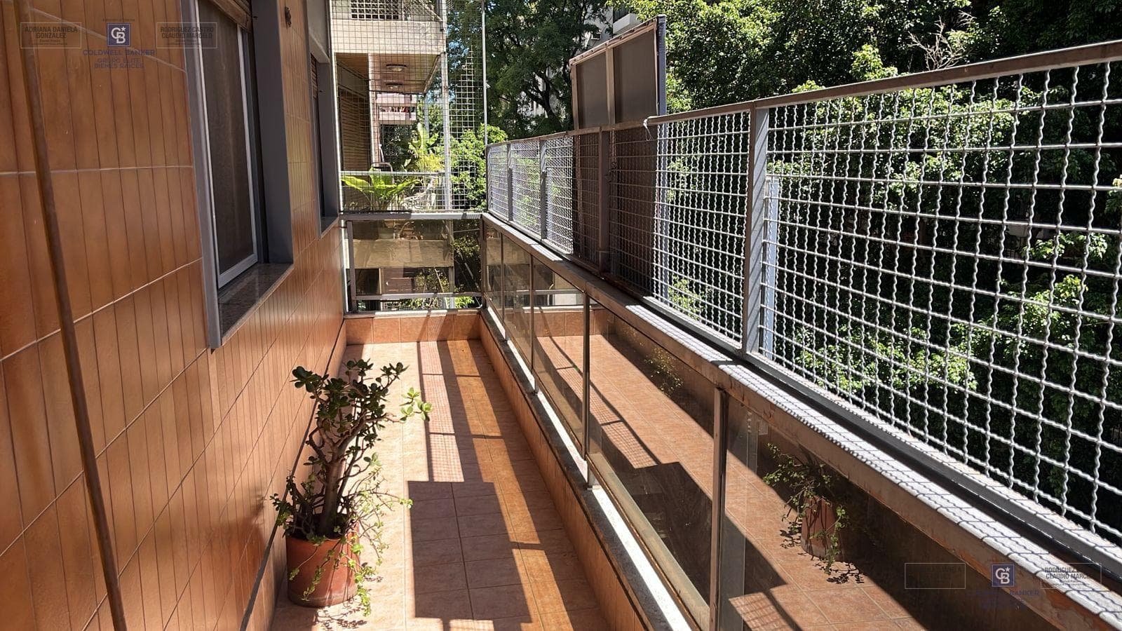 3-room apartment for sale with balcony, dedicated parking space, and maid's quarters in Recoleta