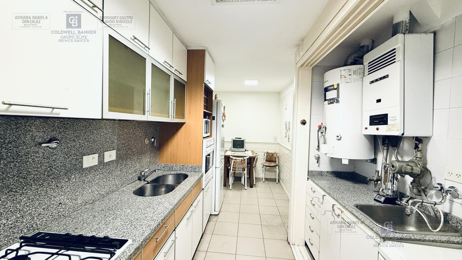 3-room apartment for sale with balcony, dedicated parking space, and maid's quarters in Recoleta