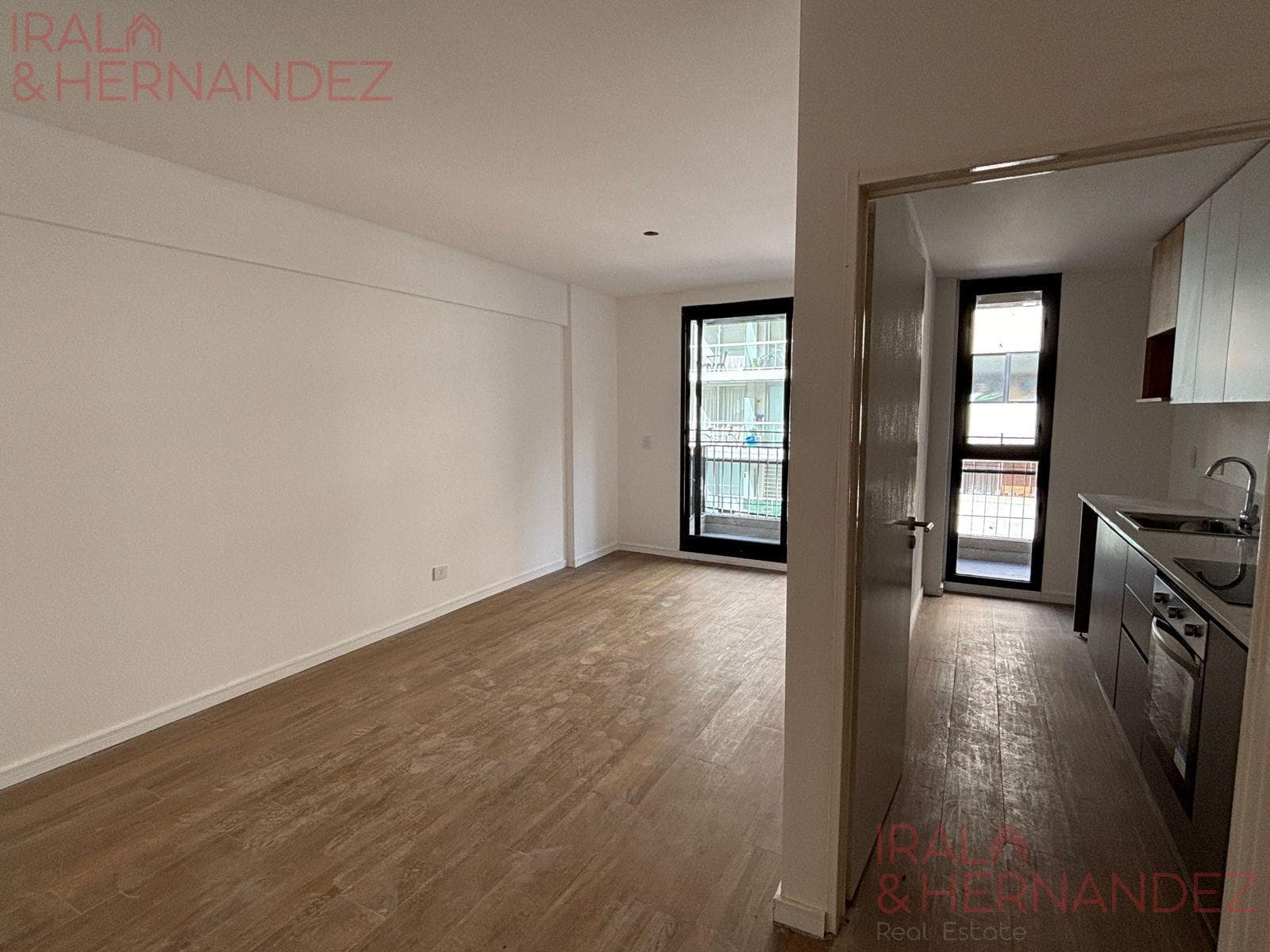 FOR SALE: 2-ROOM APARTMENT IN POZO VILLA CRESPO / ON THE STREET FRONT
