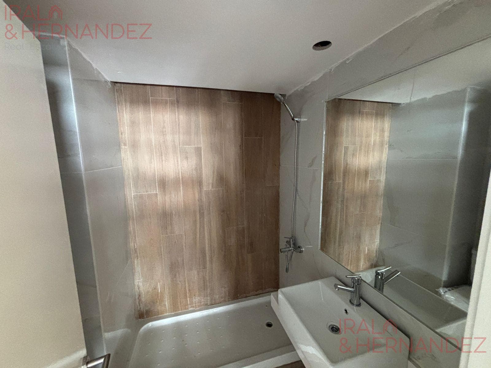 FOR SALE: 2-ROOM APARTMENT IN POZO VILLA CRESPO / ON THE STREET FRONT