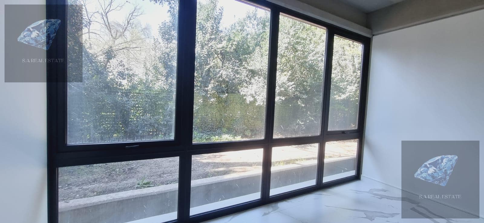 Brand-new 61 m2 office for rent with a parking space