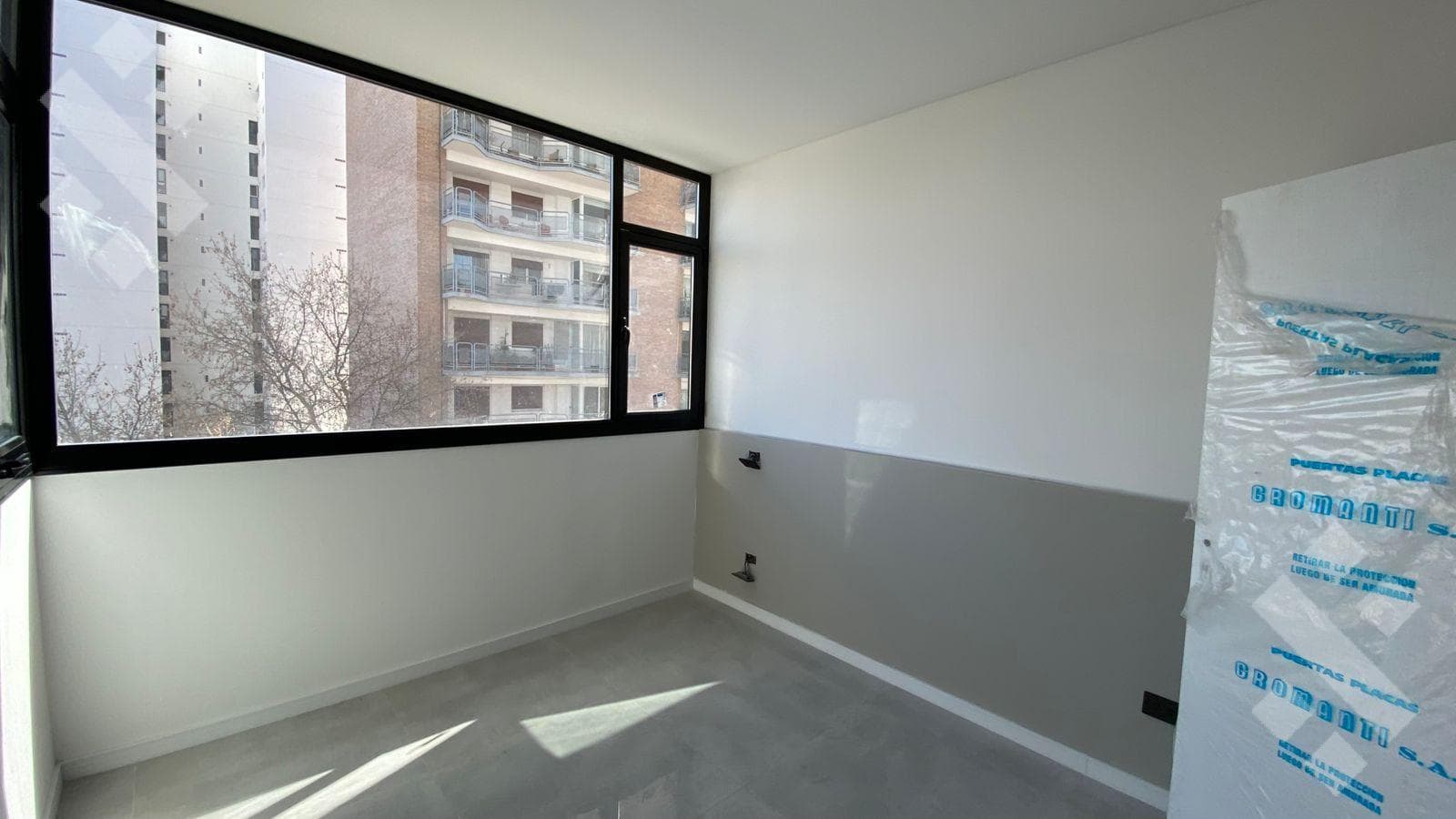 1-BEDROOM APARTMENT FOR SALE IN THE LUMINIA BUILDING