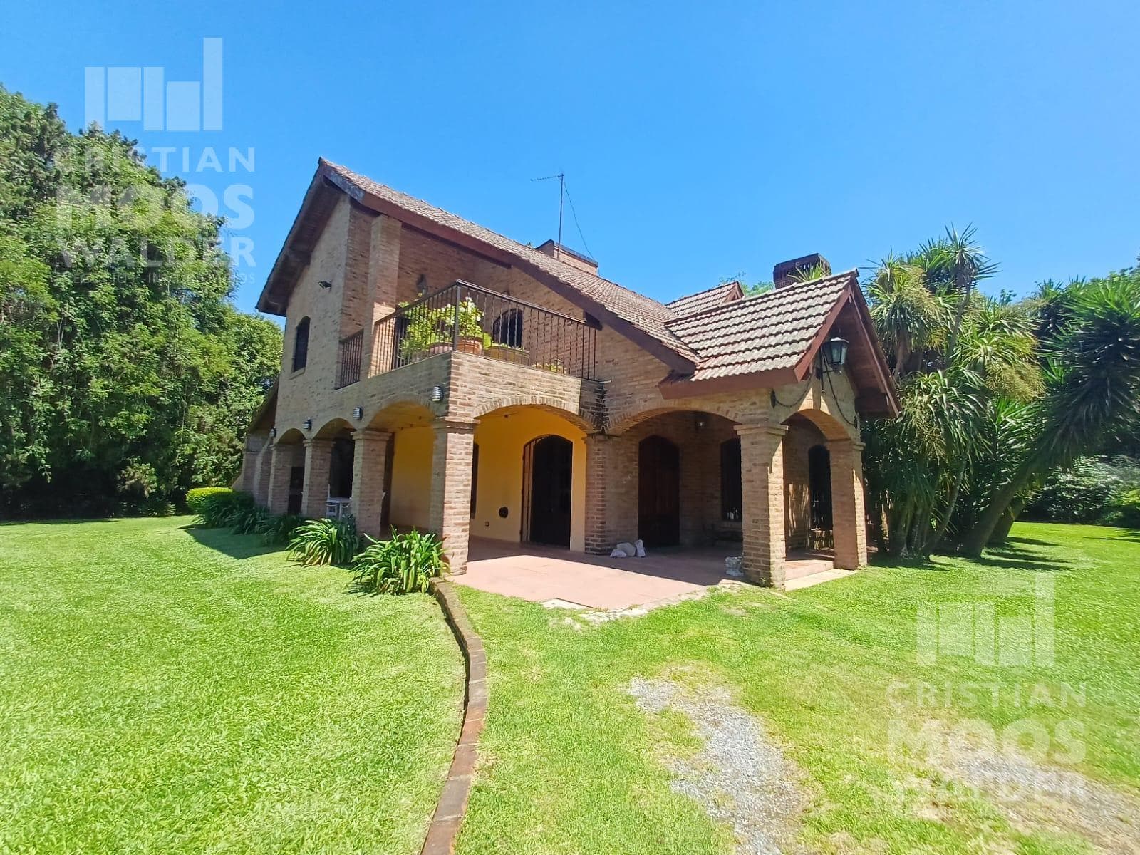 4-room house on a 2,000-meter lot in El Cazador